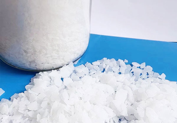 What are the effects of magnesium chloride hexahydrate?